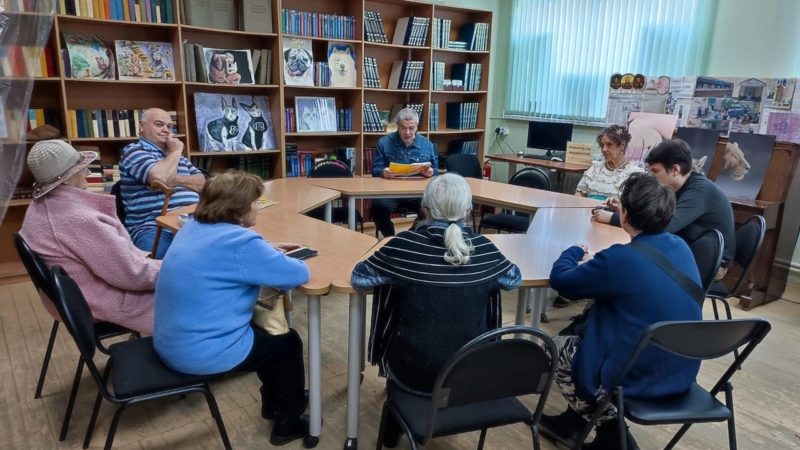 В Тучково прошла творческая встреча с поэтом Евгением Степановым