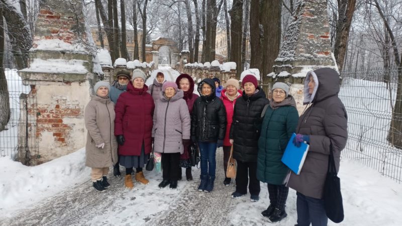 Рузские долголеты посетили с экскурсией село Никольское