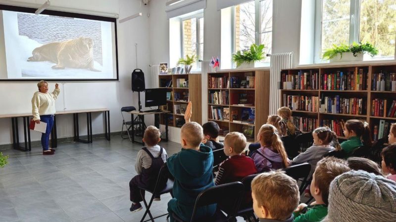 Для юных ружан провели занятие «Где-то на белом свете»