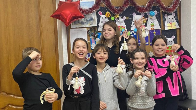 Юные тучковцы мастерили ангелочков