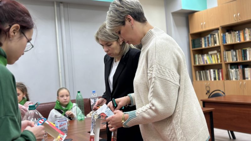 Замглавы округа и волонтеры приняли участие в акции «Пернатый квартал»