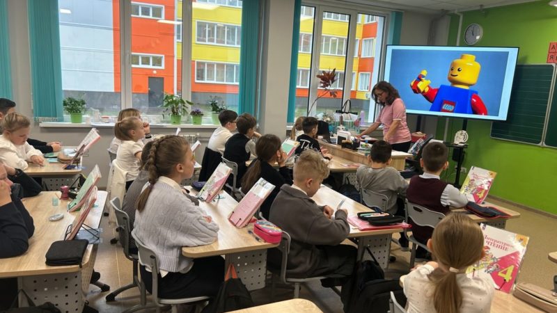 Юным тучковцам провели познавательный час о конструкторе LEGO