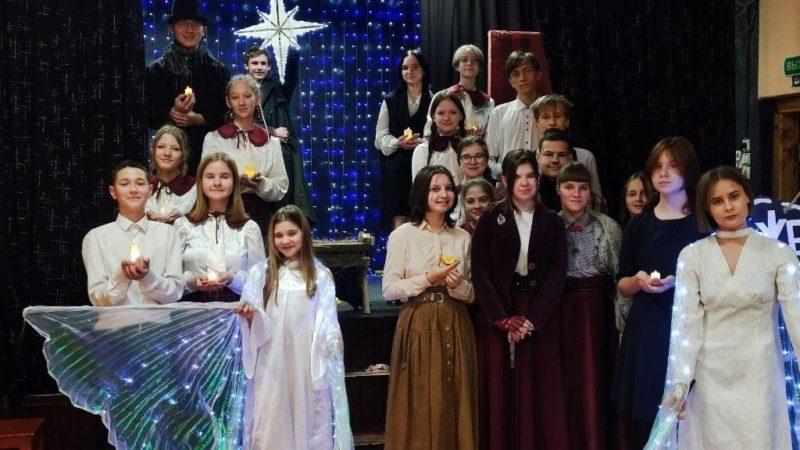 В Ивойлово представили спектакль «Рождественские апельсины»