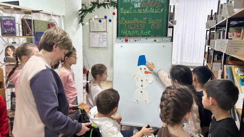 В Тучково прошла встреча со «Снеговиком-почтовиком»