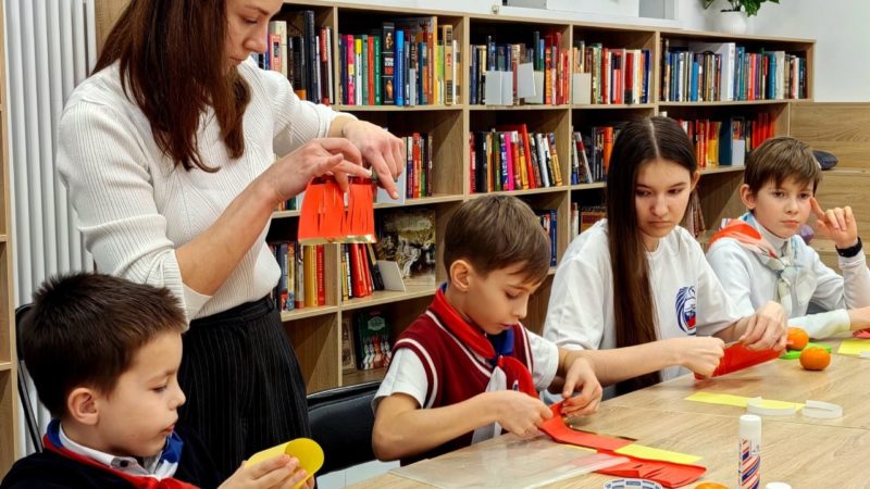 В Рузе прошел мастер-класс «Китайский фонарик»