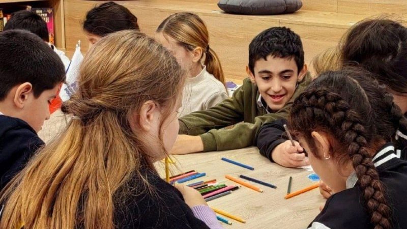 Юных ружан приглашает студия «Хамелеон»