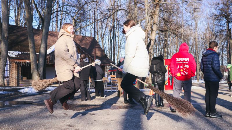 Рузские волонтеры вовлекали посетителей Городка в спортивные активности