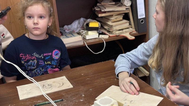 Юные тучковцы рисовали кошек