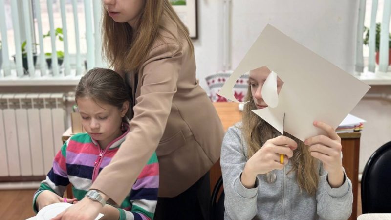 Юные тучковцы осваивали гжельскую роспись