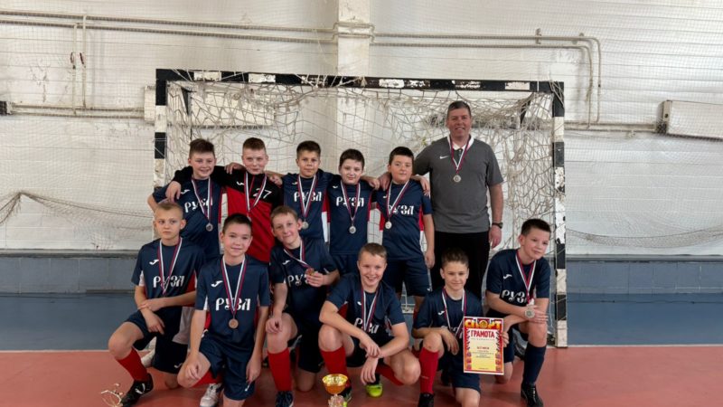 Рузская команда по футболу заняла второе место на соревнованиях в Звенигороде
