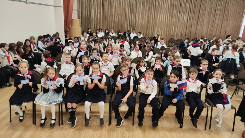 В «Орлята России» приняли колюбакинских школьников