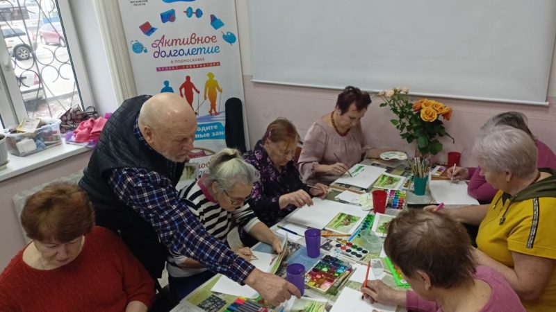 Рузские пенсионеры рисовали акварельный пейзаж