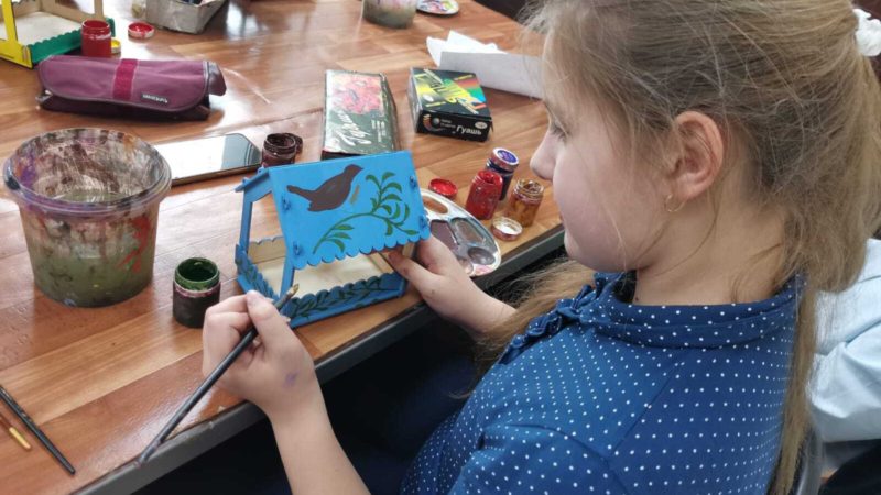 Ученики ДШИ участвуют в акции «Покормите птиц зимой!»