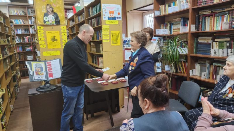 Единороссы вручили награды бывшим узникам фашистских концлагерей