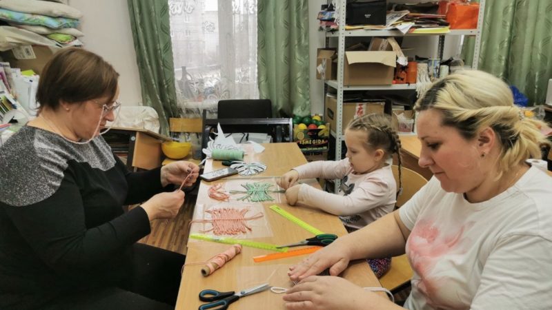 В Дорохово прошел мастер-класс «Листья монстеры» 