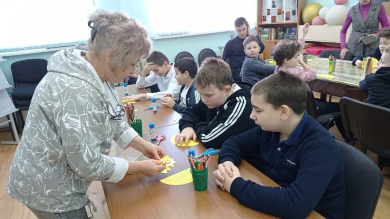 В Тучковской библиотеке состоялся мастер-класс «Здравствуй, Масленица!»