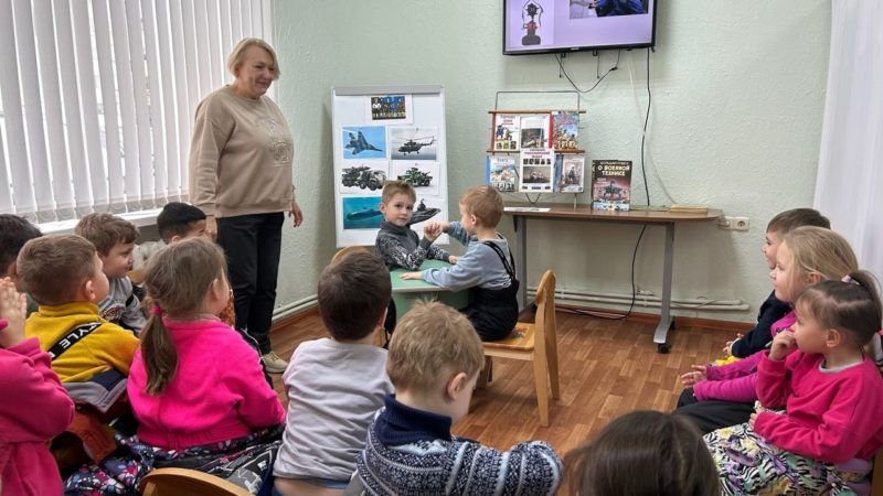 Юным тучковцам рассказали о празднике 23 февраля