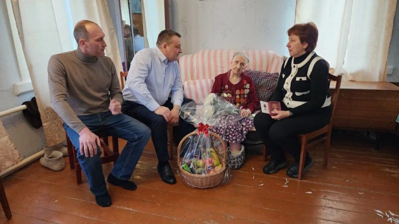 Партийцы навестили ветерана Великой Отечественной войны