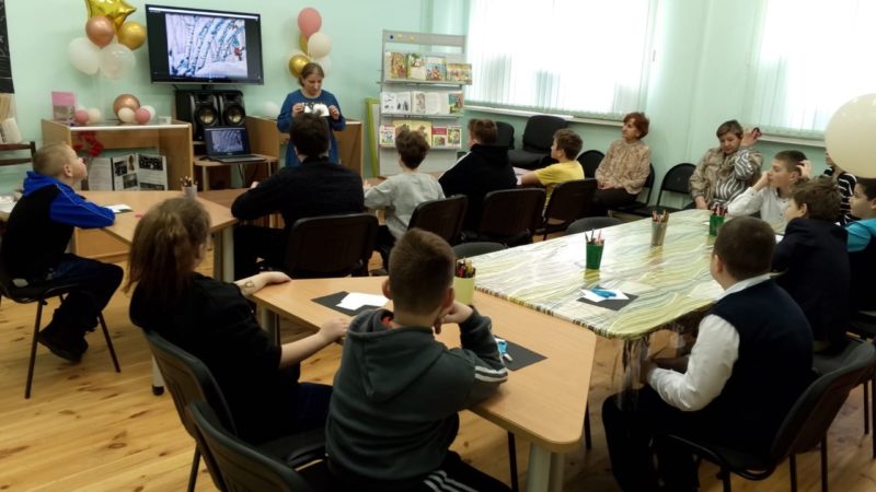 В Тучковской библиотеке делали аппликации с медведем