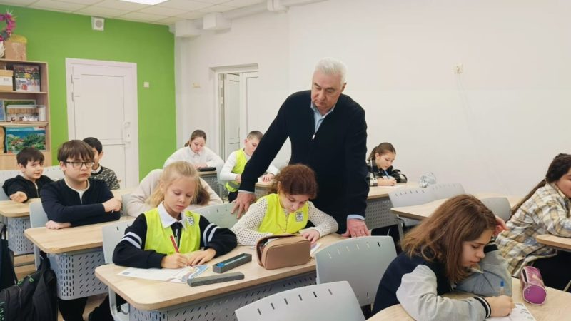 Тучковские школьники написали письма защитникам Родины