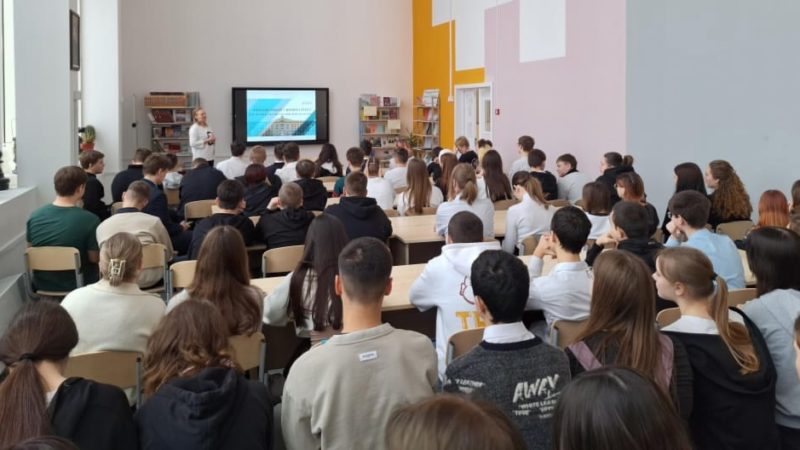 Тучковским школьникам – об обучении в Звенигородском колледже