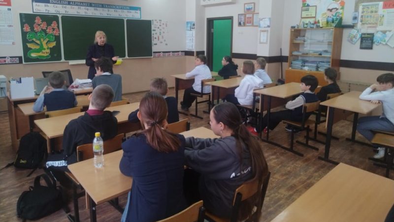 Колюбакинские школьники участвовали в мероприятии «По страницам любимых книг»