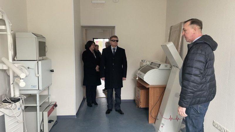 Единороссы провели осмотр Колюбакинской поликлиники после ремонта