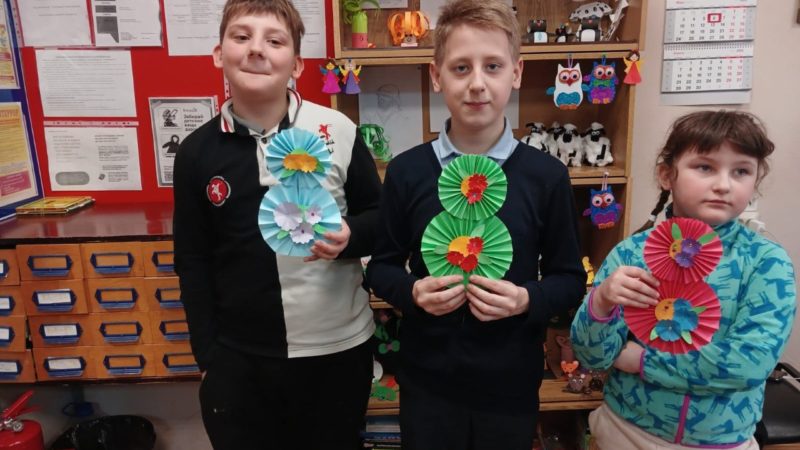 Юные орешковцы участвовали в мастер-классе «Подарок маме»