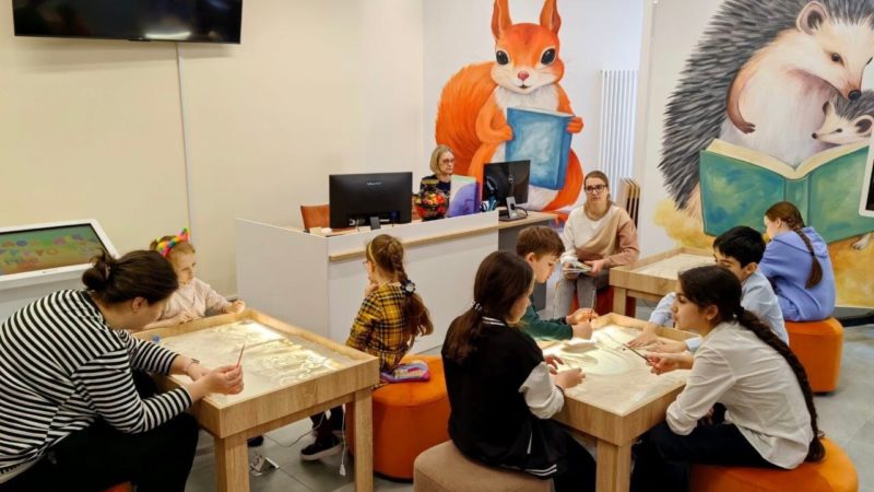 Юных ружан знакомят с творчеством Ирины Антоновой