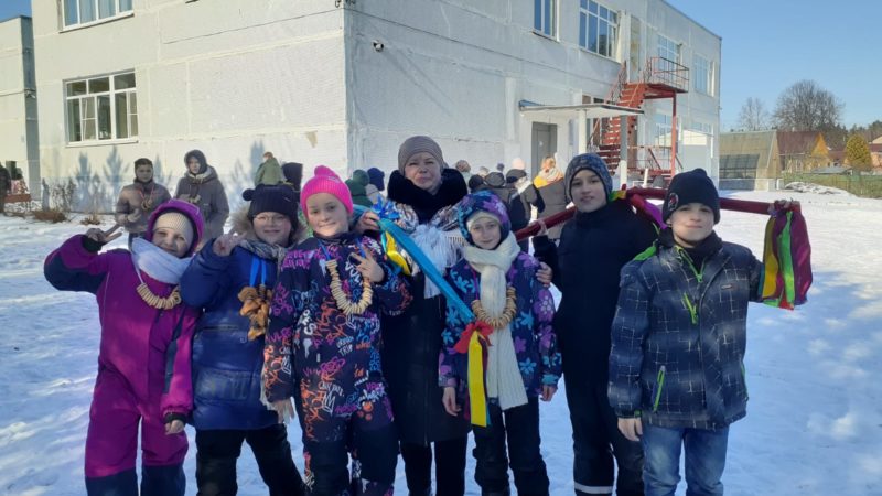 Для сытьковских ребят устроили широкую Масленицу