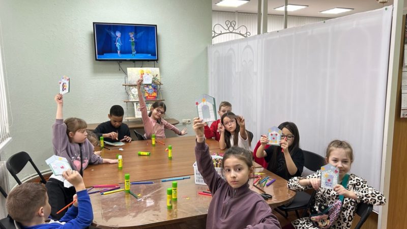 Юные тучковцы мастерили домики для фей