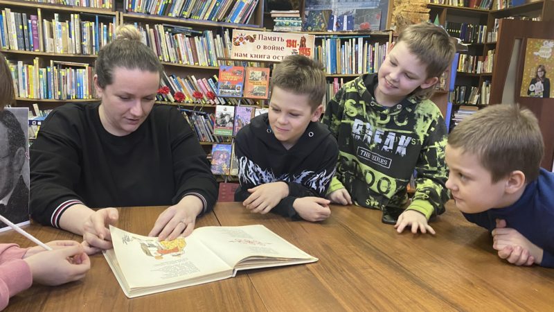 В Дороховской детской библиотеке «Конька-горбунка» читали вслух