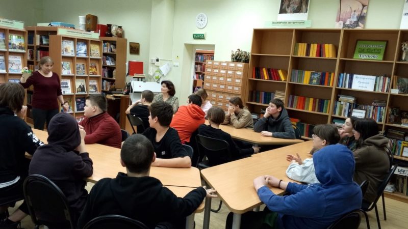 Юные тучковцы изготовили весенние поделки