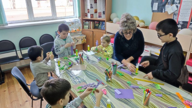 Юные тучковцы мастерили крымскую лаванду