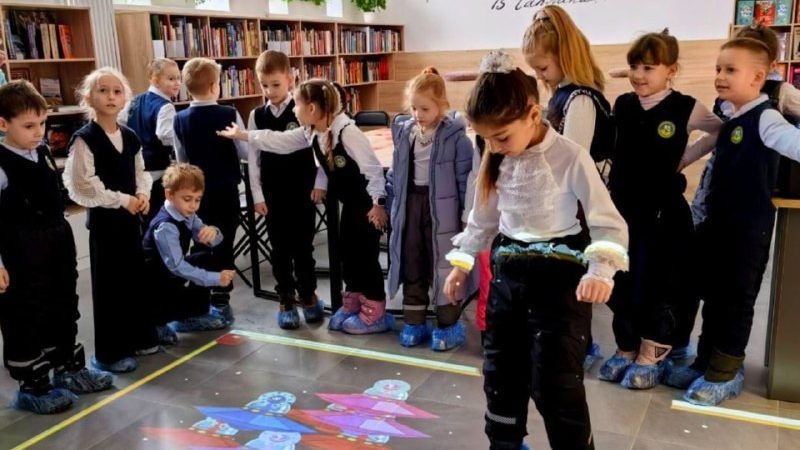 Центральная библиотека приглашает на интерактивный пол «Шаг в будущее»