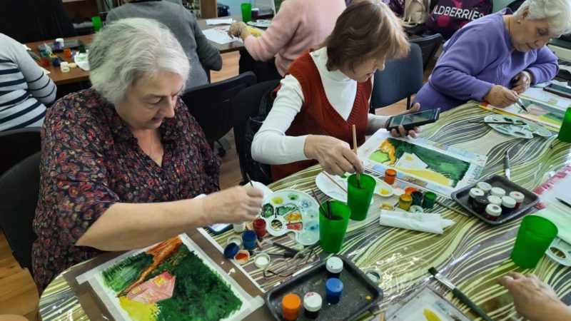 В Тучковской библиотеке рисовали домик в лесу