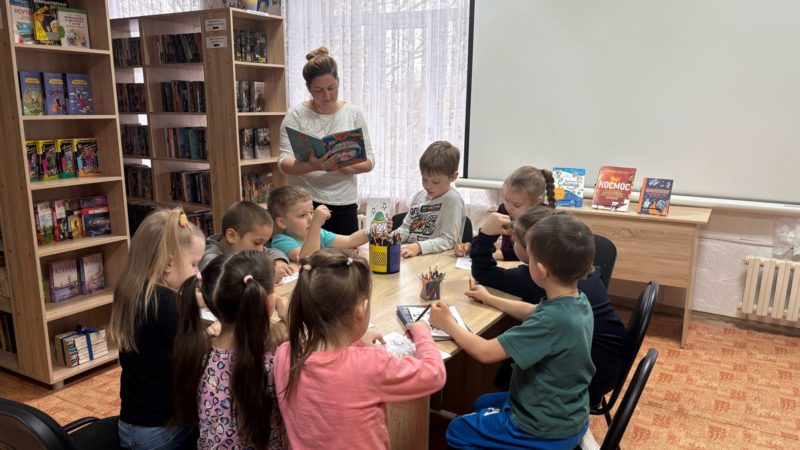 В Никольской библиотеке рисовали космос  