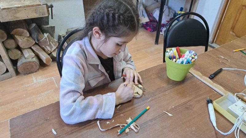 Юные тучковцы делали панно