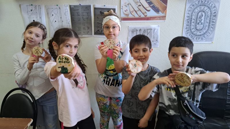 Юные тучковцы делали поделки на тему силы и отваги