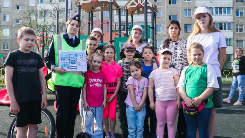 Рузские активисты рассказали детям о правилах безопасного поведения на дорогах