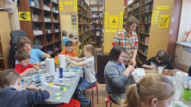 В Дороховской библиотеке мастерили поделки на тему «Маленького принца»