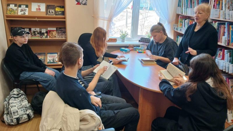 В Орешковской библиотеке прошло мероприятие «По страницам детских книг о дружбе»