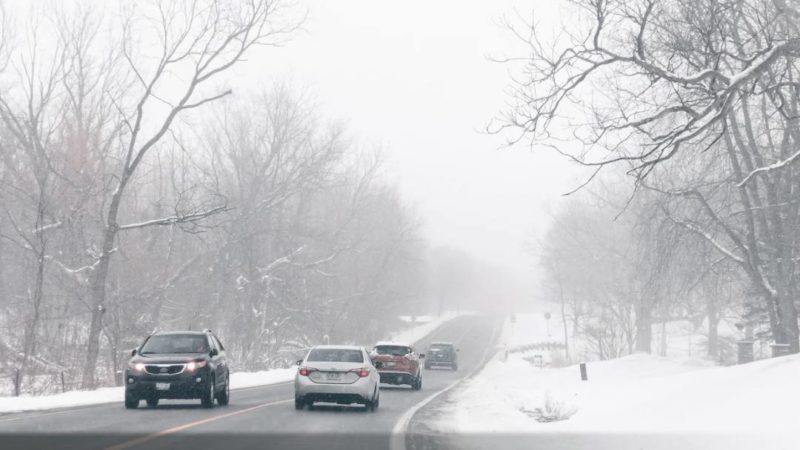 Водителей Подмосковья призывают ездить по-зимнему