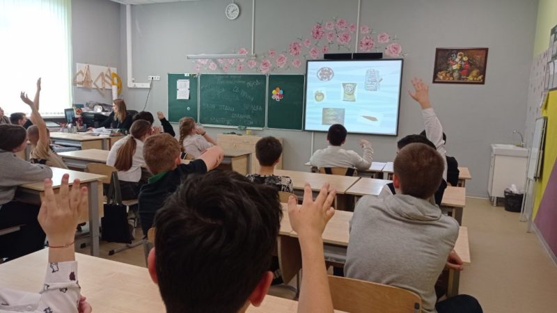 Ученики Тучковской школы №1 узнали, как контролировать режим дня