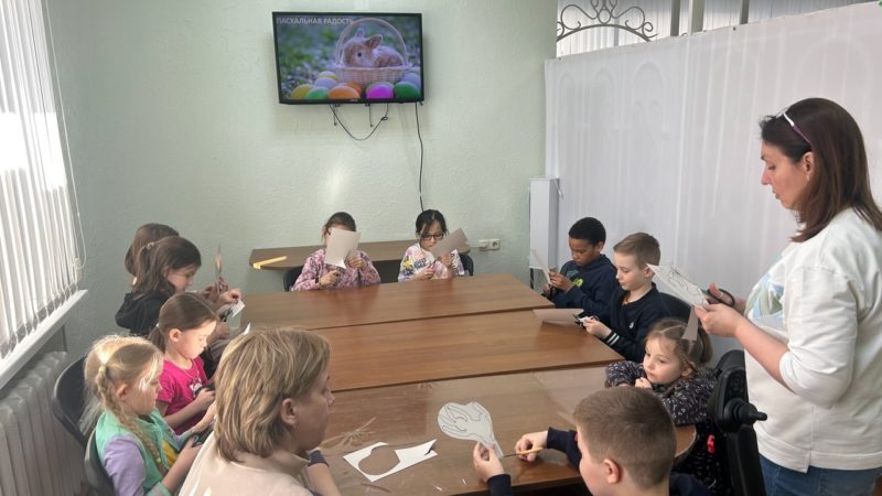 Тучковские ребята трудились в творческой мастерской «HANDMADE»