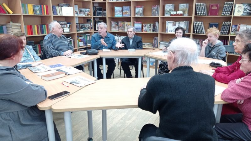 В Тучковской библиотеке поговорили о значении космоса в современном мире