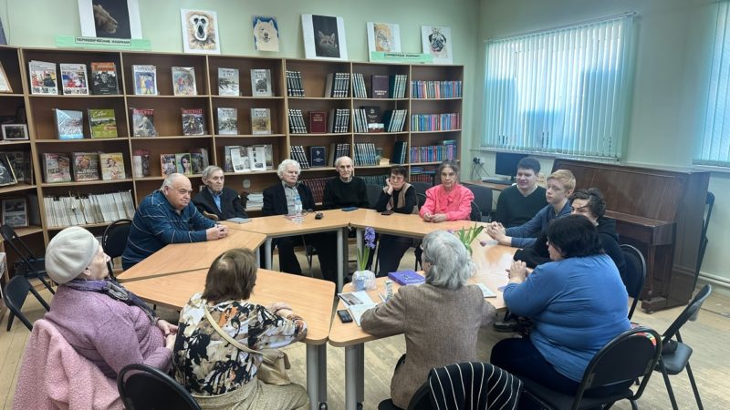 В Тучковской библиотеке звучали авторские стихи