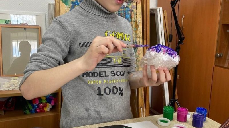 Юные тучковцы мастерили фактурные гортензии