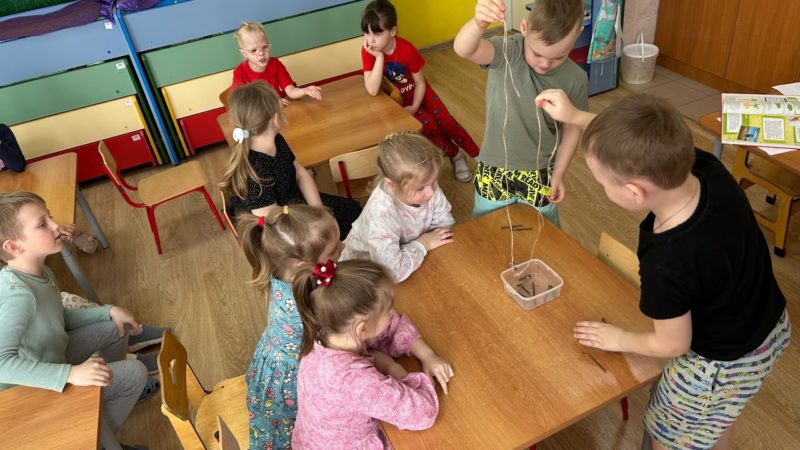 Юным тучковцам провели занятие «Чудеса науки своими руками»