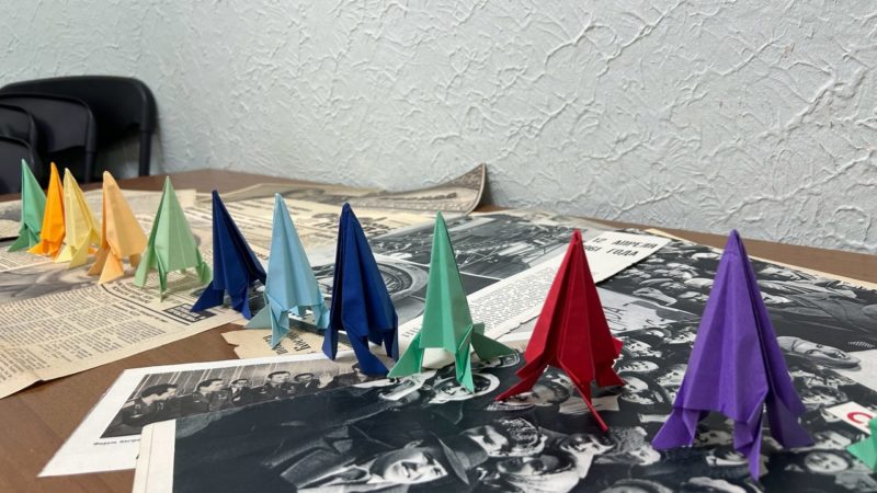 Юные тучковцы мастерили ракеты ко Дню космонавтики